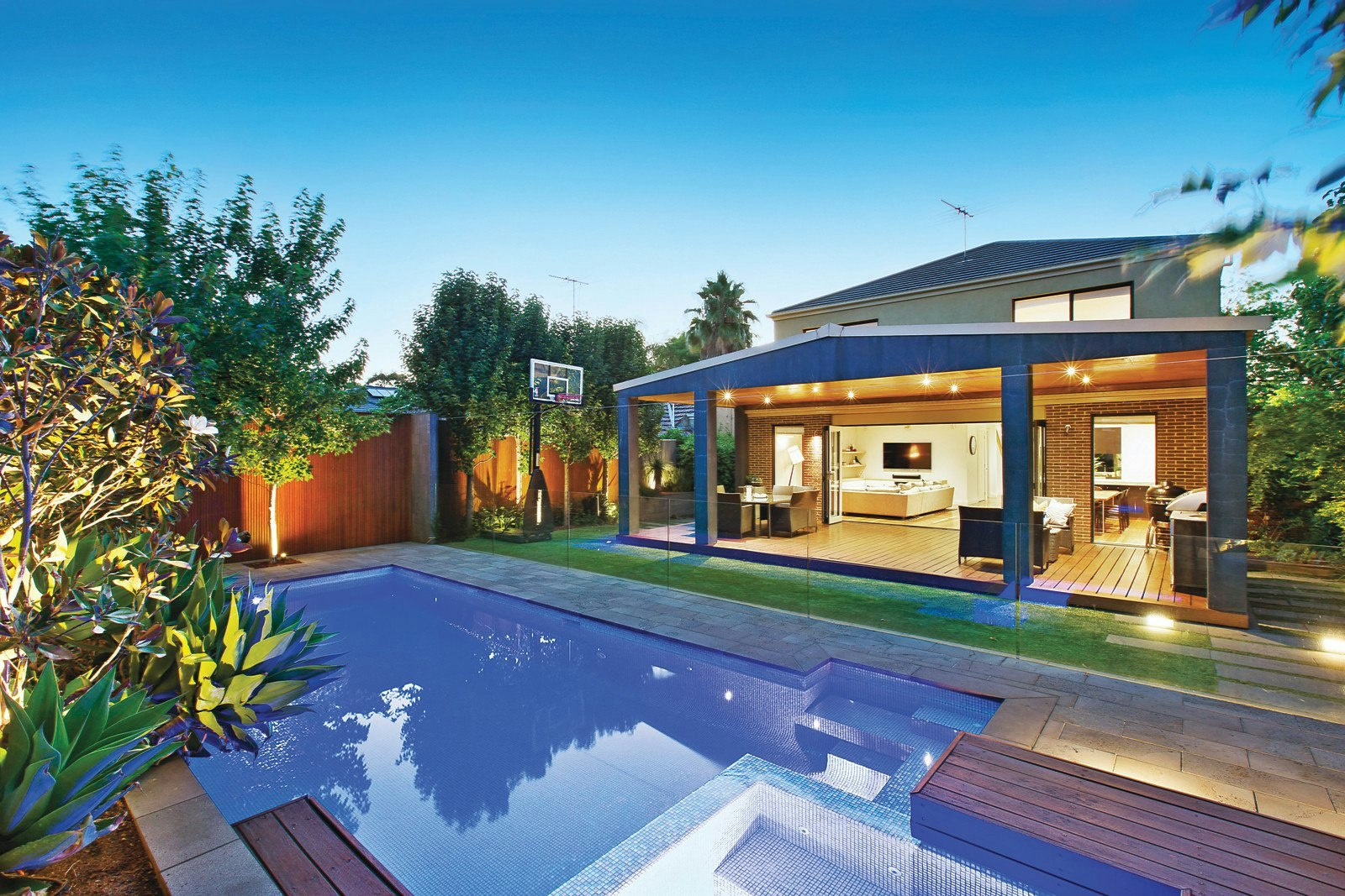 8 Ramsay Avenue, Kew East, VIC