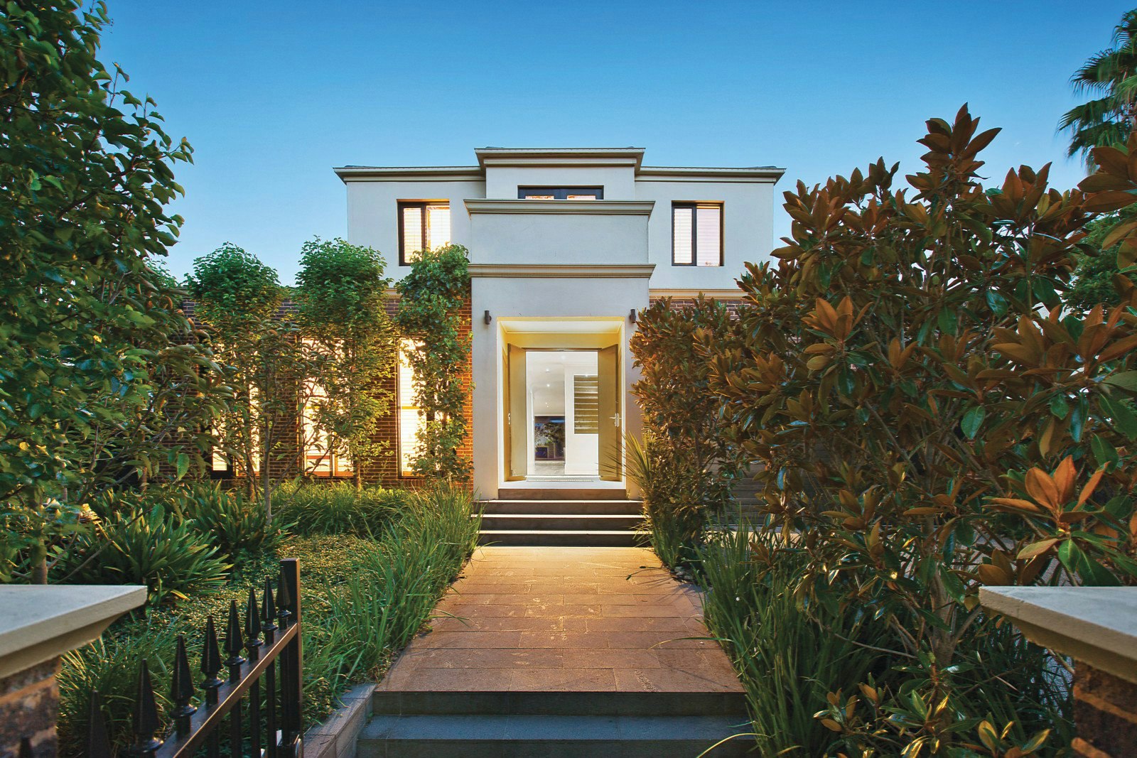 8 Ramsay Avenue, Kew East, VIC