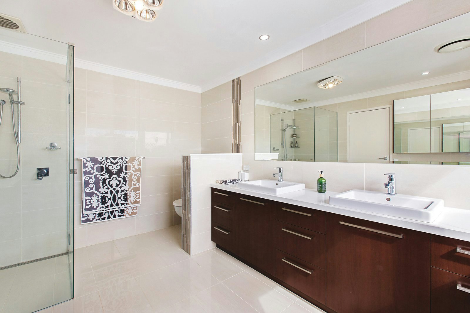 18 Bluff Street, Hawthorn East, VIC