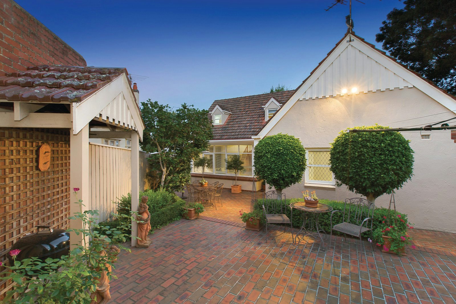 2 Lyric Grove, Camberwell, VIC