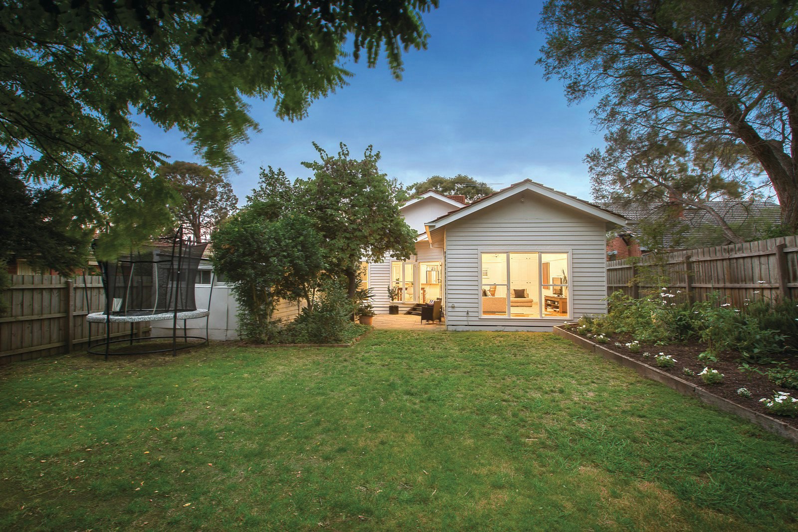 11 Irymple Avenue, Kew East, VIC