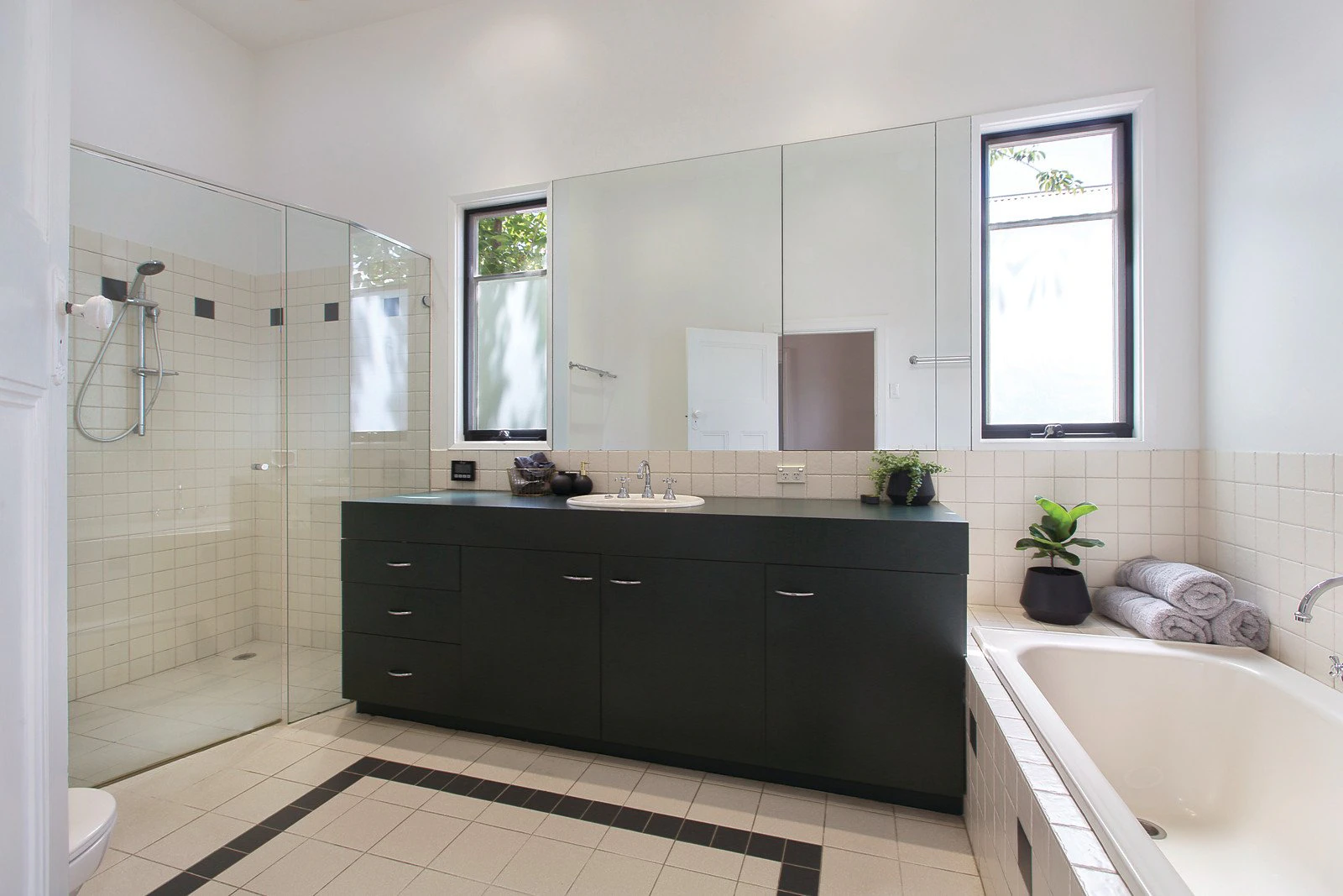 63 Lingwell Road, Hawthorn East, VIC