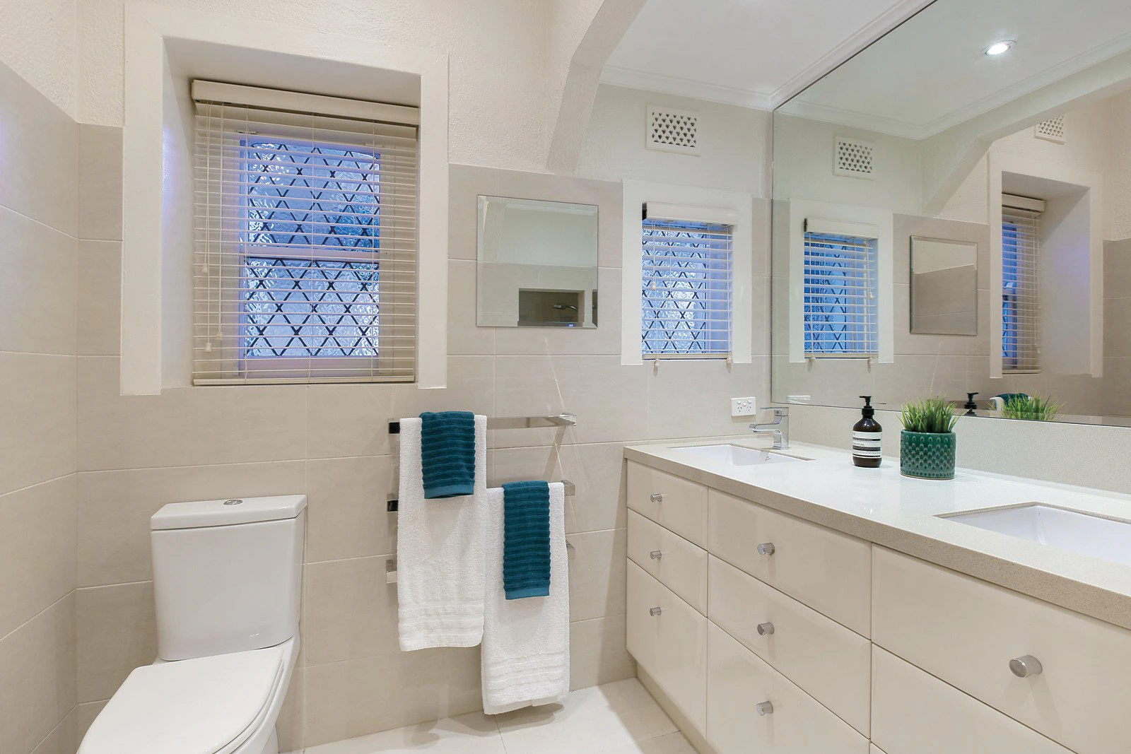 2 Lyric Grove, Camberwell, VIC