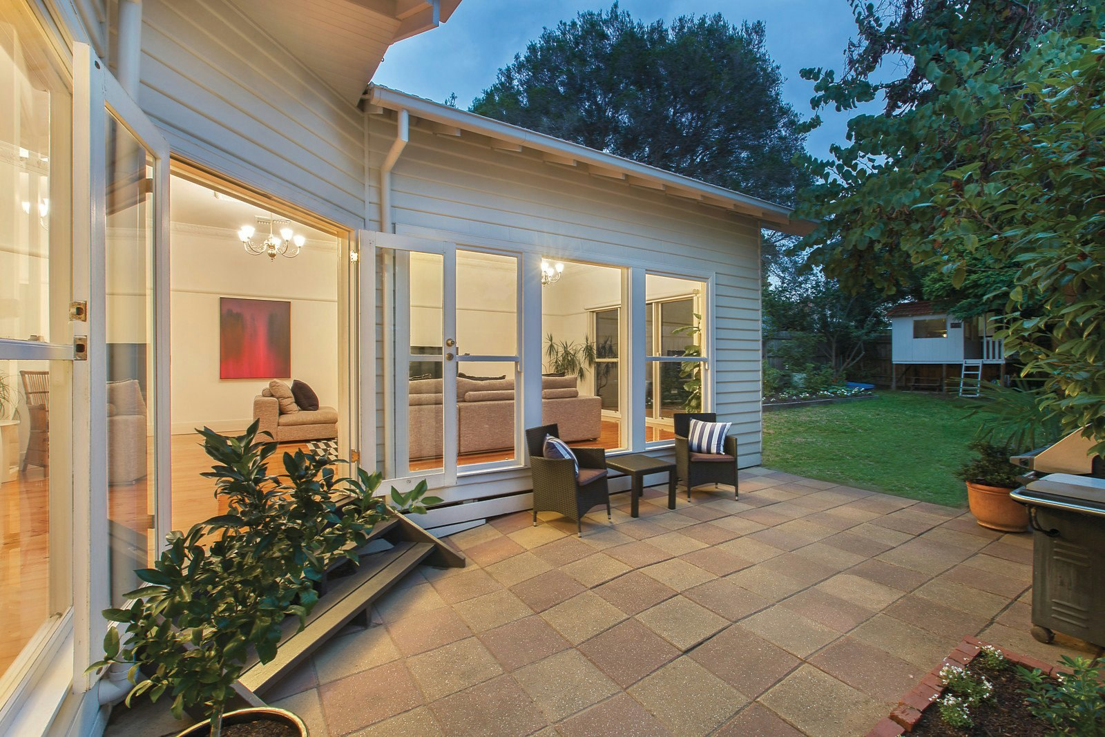 11 Irymple Avenue, Kew East, VIC