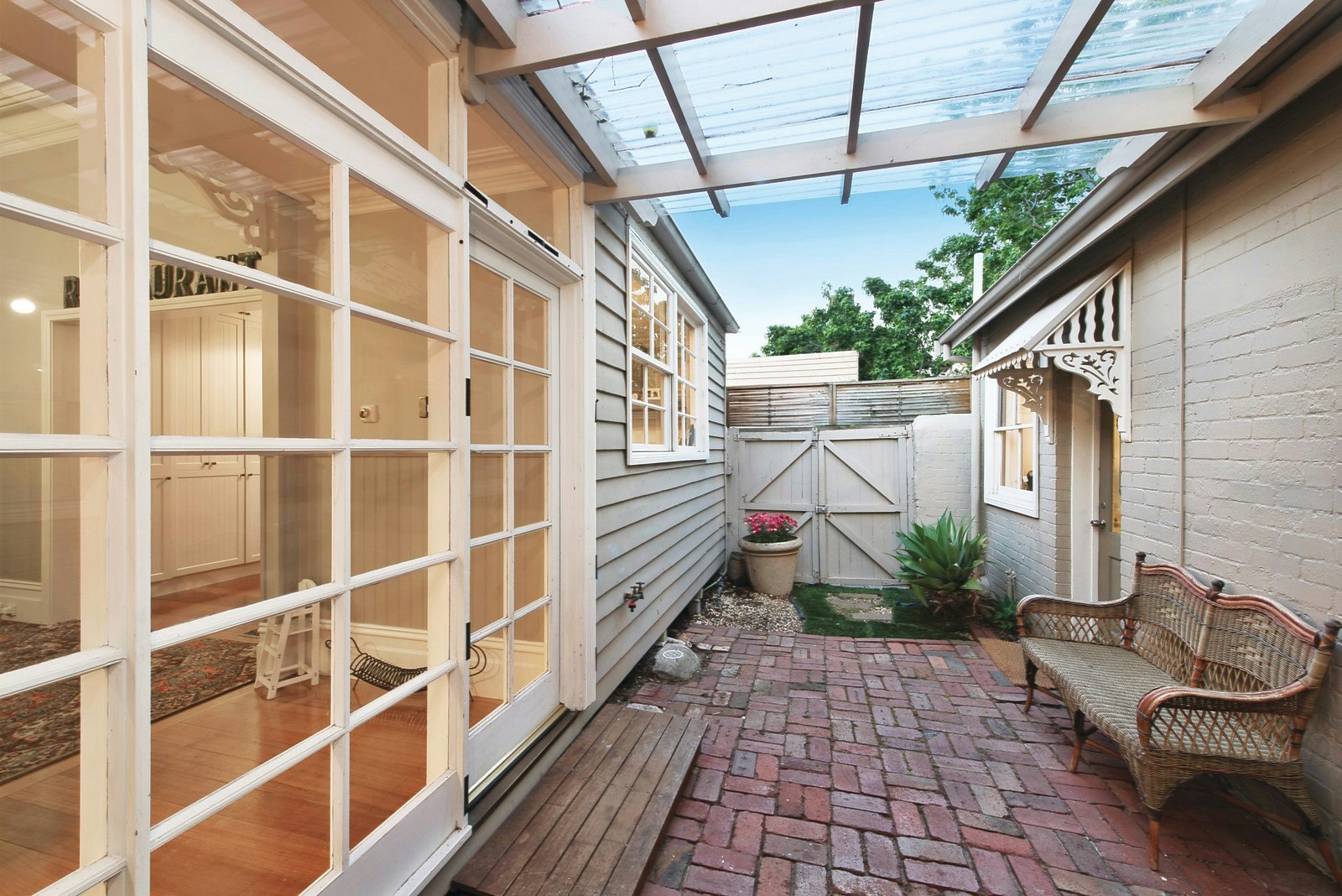 23 Boyd Street, Albert Park, VIC