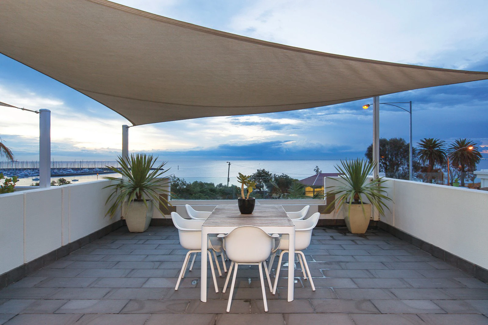 56E Beach Road, Hampton, VIC