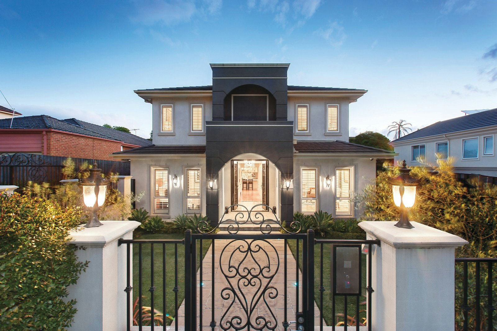 1/10 Lesley Street, Camberwell, VIC