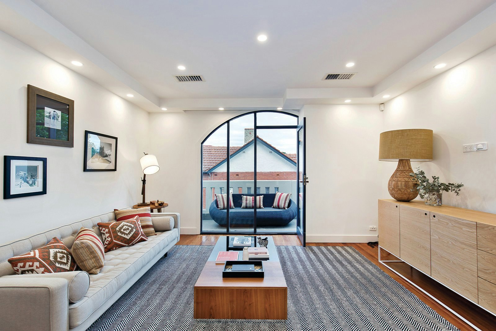 2 Gatehouse Lane, Albert Park, VIC