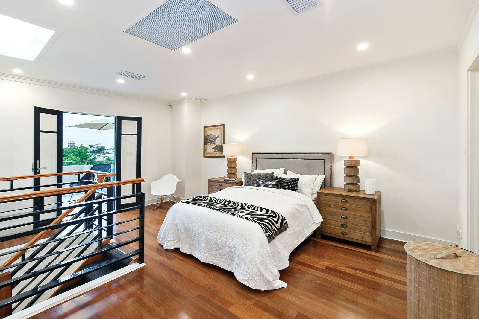 2 Gatehouse Lane, Albert Park, VIC