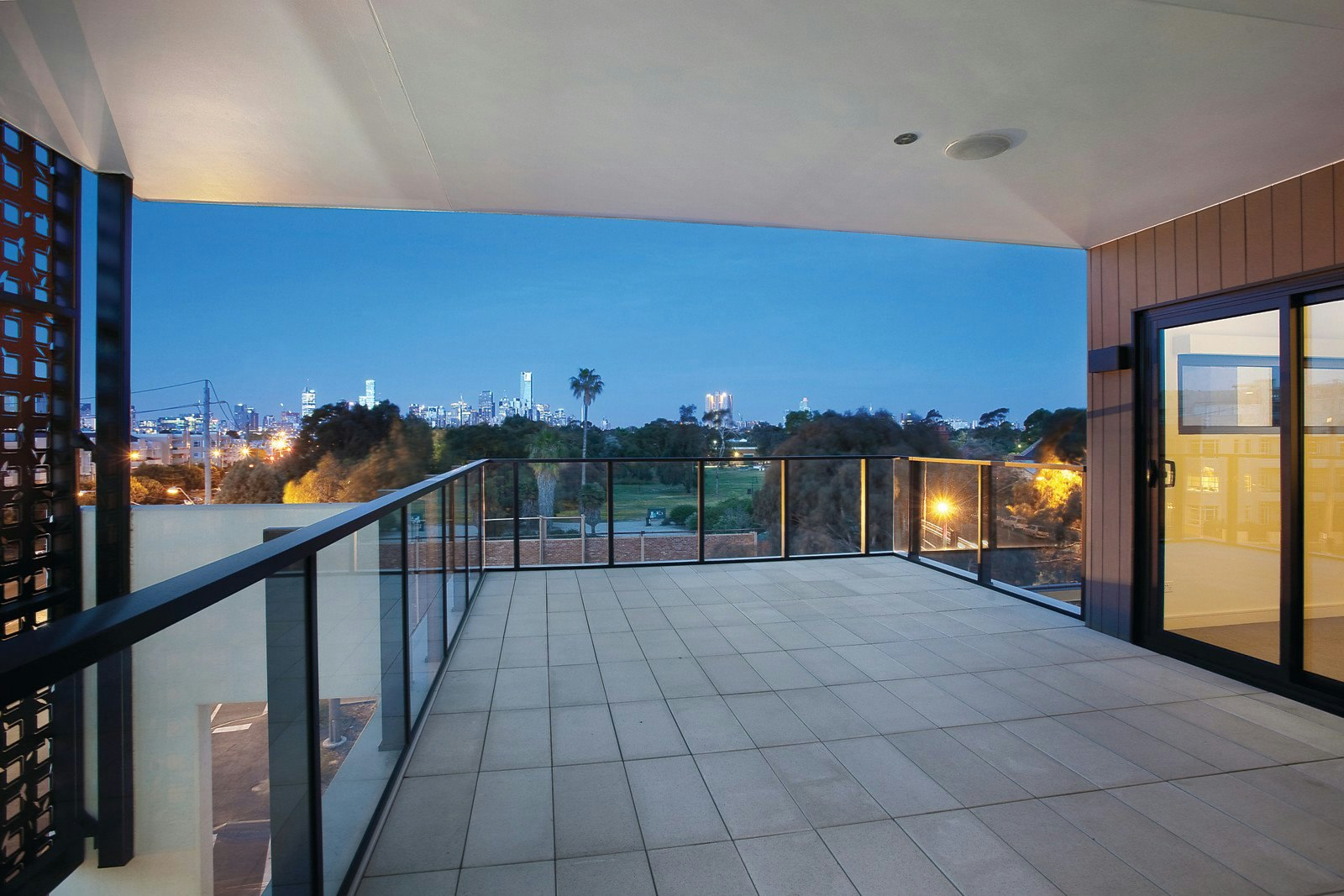 2 Graham Street, Albert Park, VIC