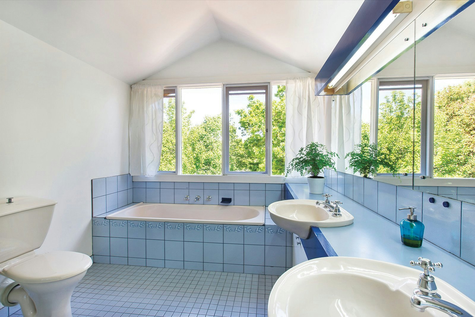 10 View Street, Canterbury, VIC