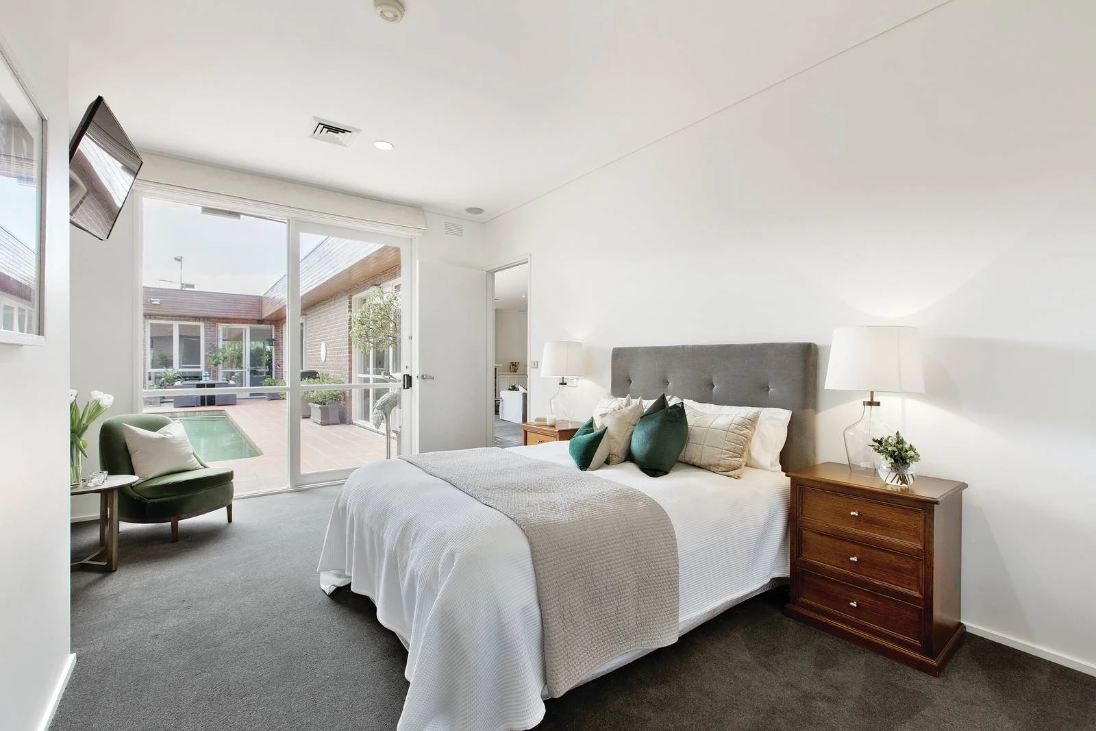 67 Manning Road, Malvern East, VIC