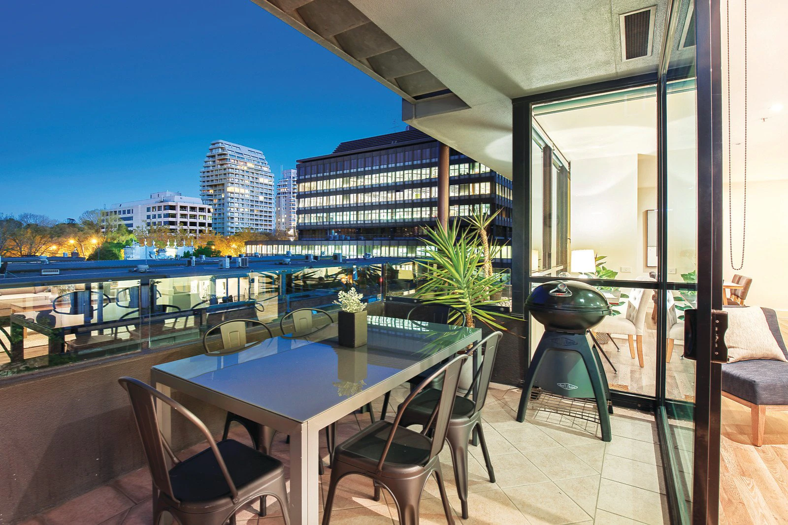 307/19 Queens Road, Melbourne, VIC