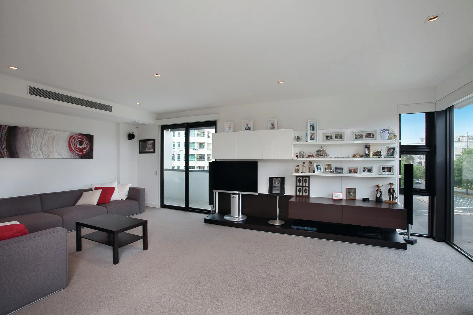 2 Graham Street, Albert Park, VIC