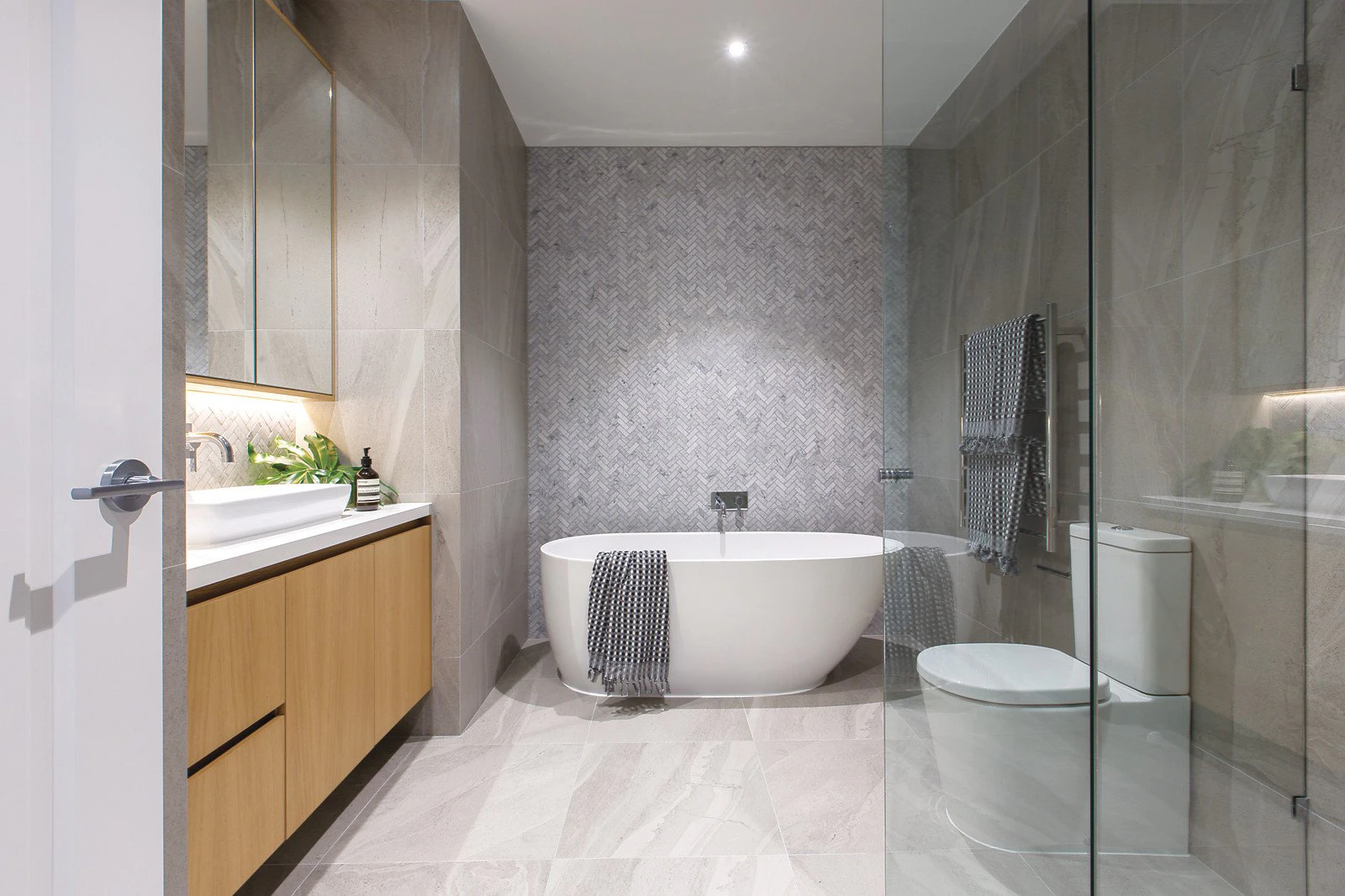 2A Yeovil Road, Camberwell, VIC