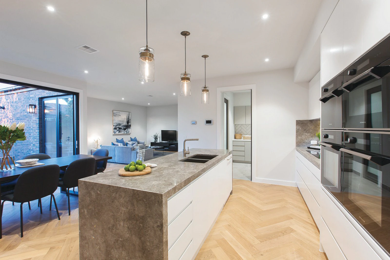 2A Yeovil Road, Camberwell, VIC