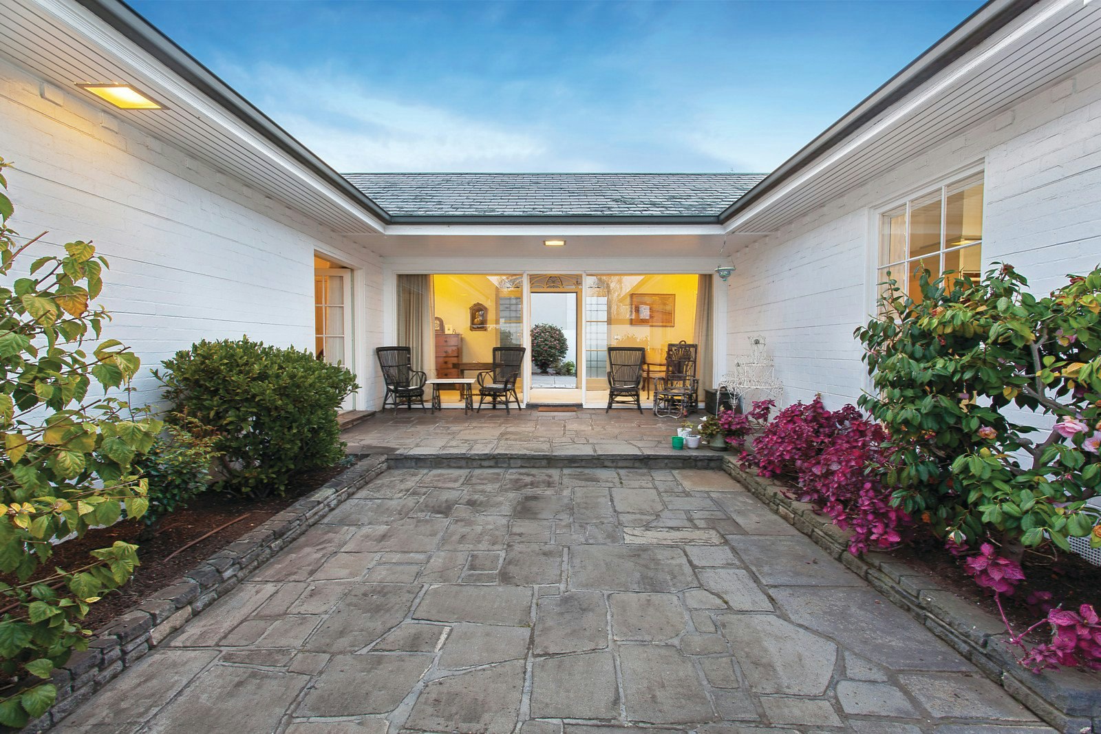 4 Teringa Place, Toorak, VIC