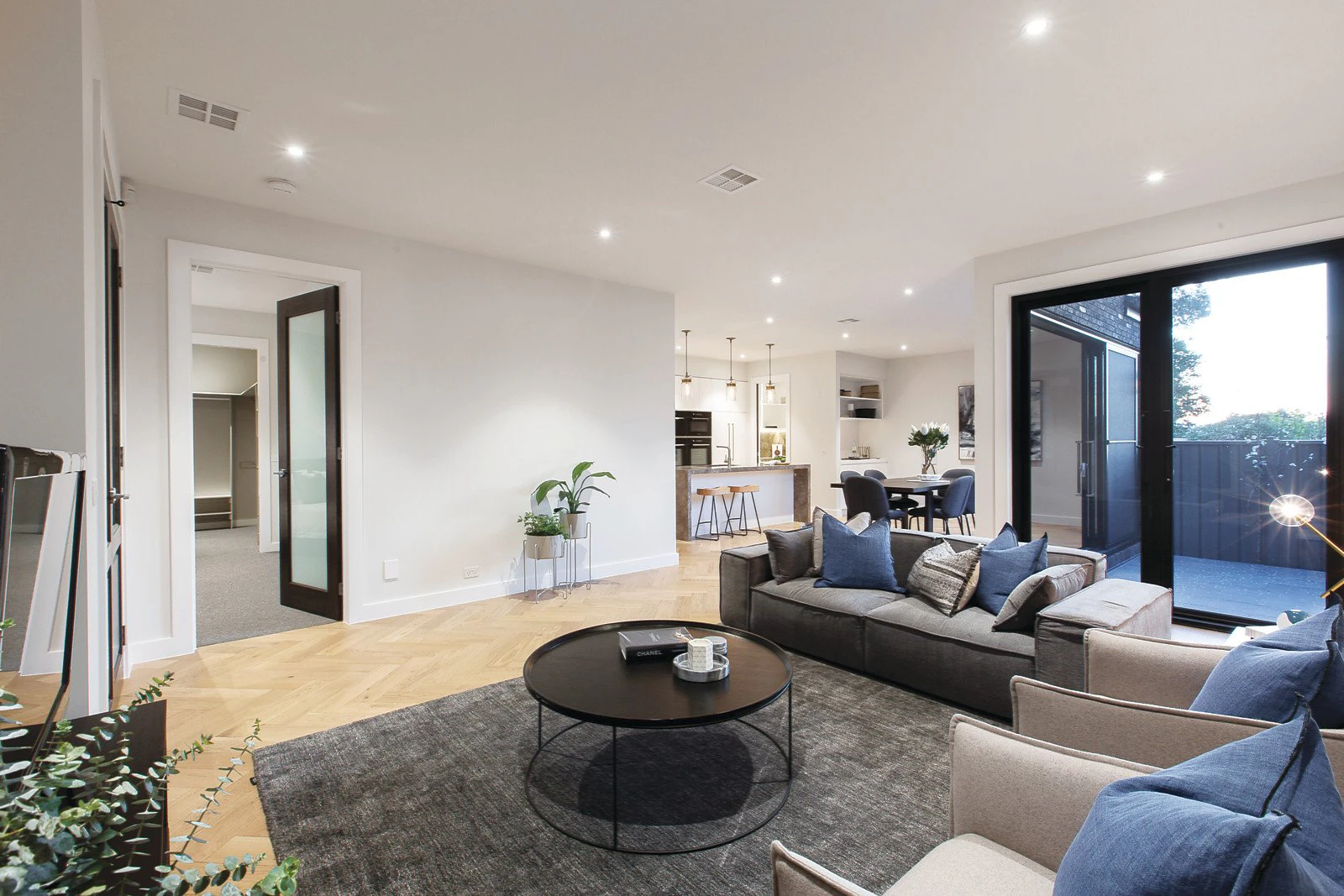 2A Yeovil Road, Camberwell, VIC