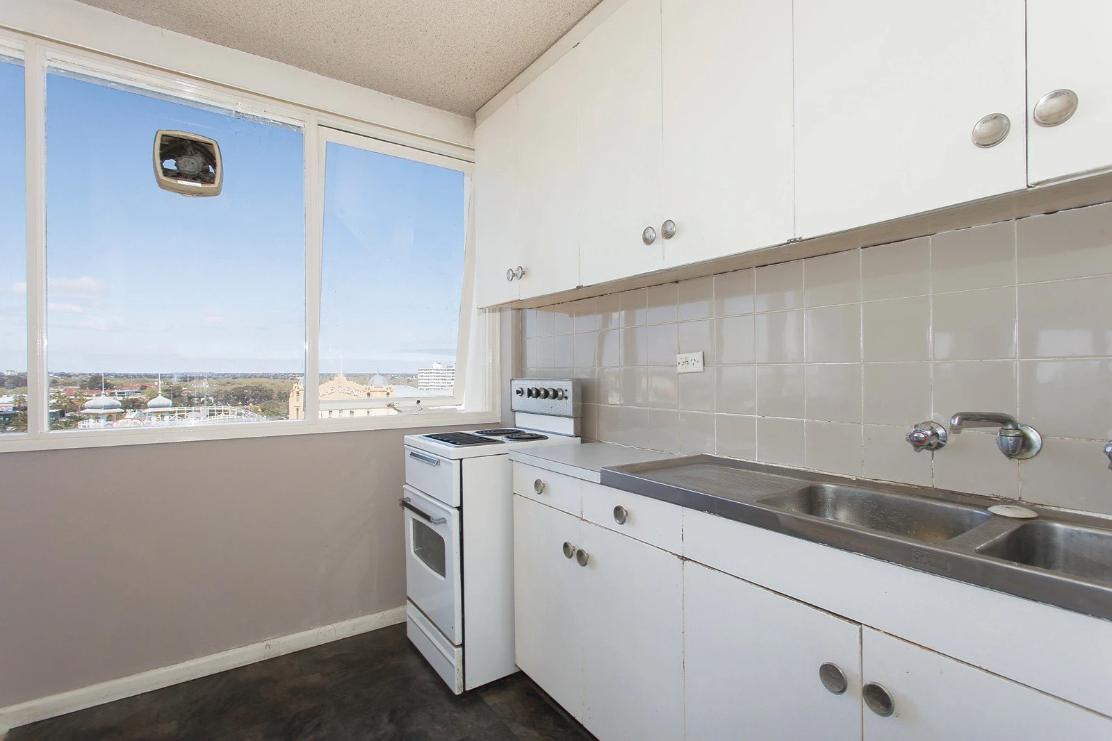 8C/21 The Esplanade, St Kilda, VIC
