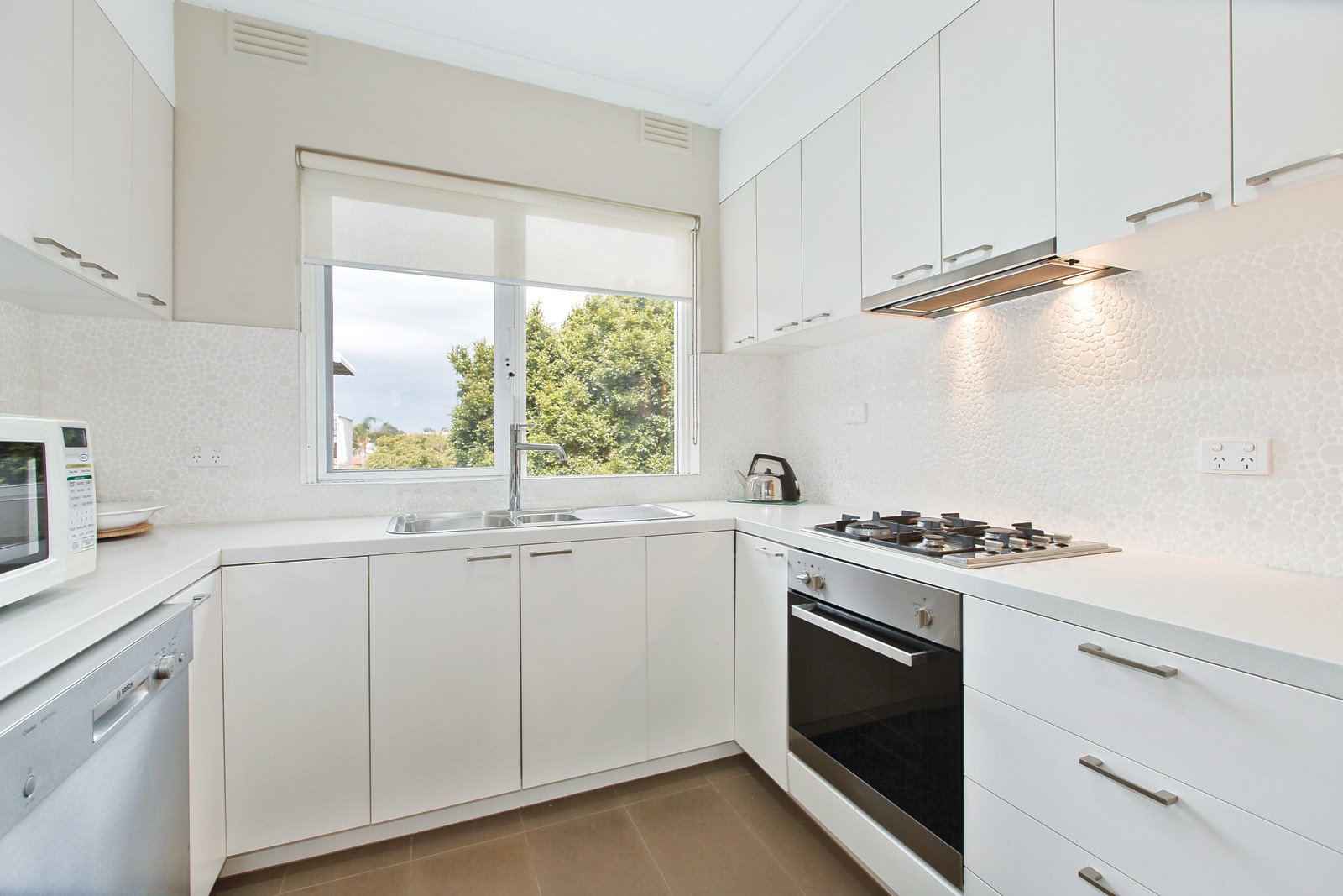 13/21 Tintern Avenue, Toorak - Thumbnail 2