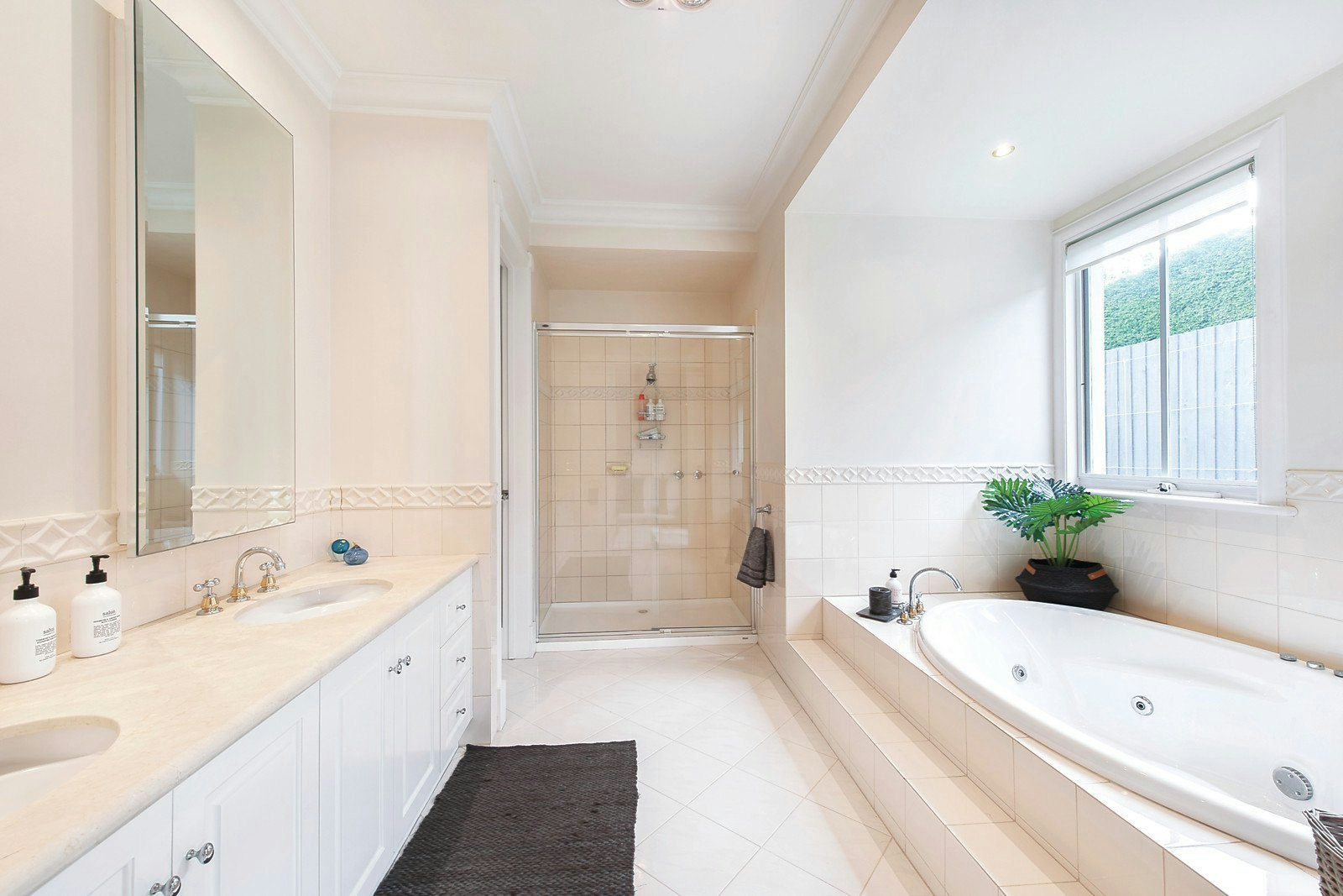 6 Frognall Place, Canterbury, VIC