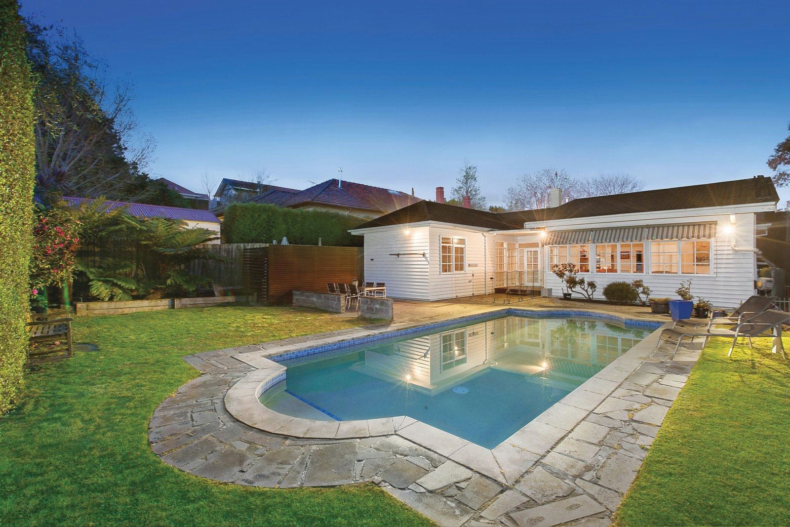 10 Hilltop Avenue, Glen Iris, VIC