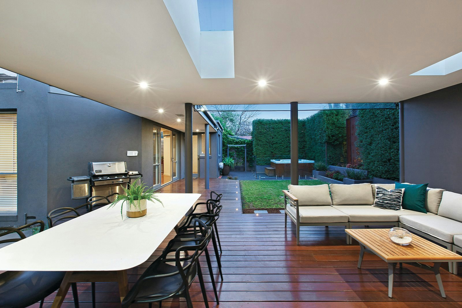 8 Alverna Grove, Brighton, VIC