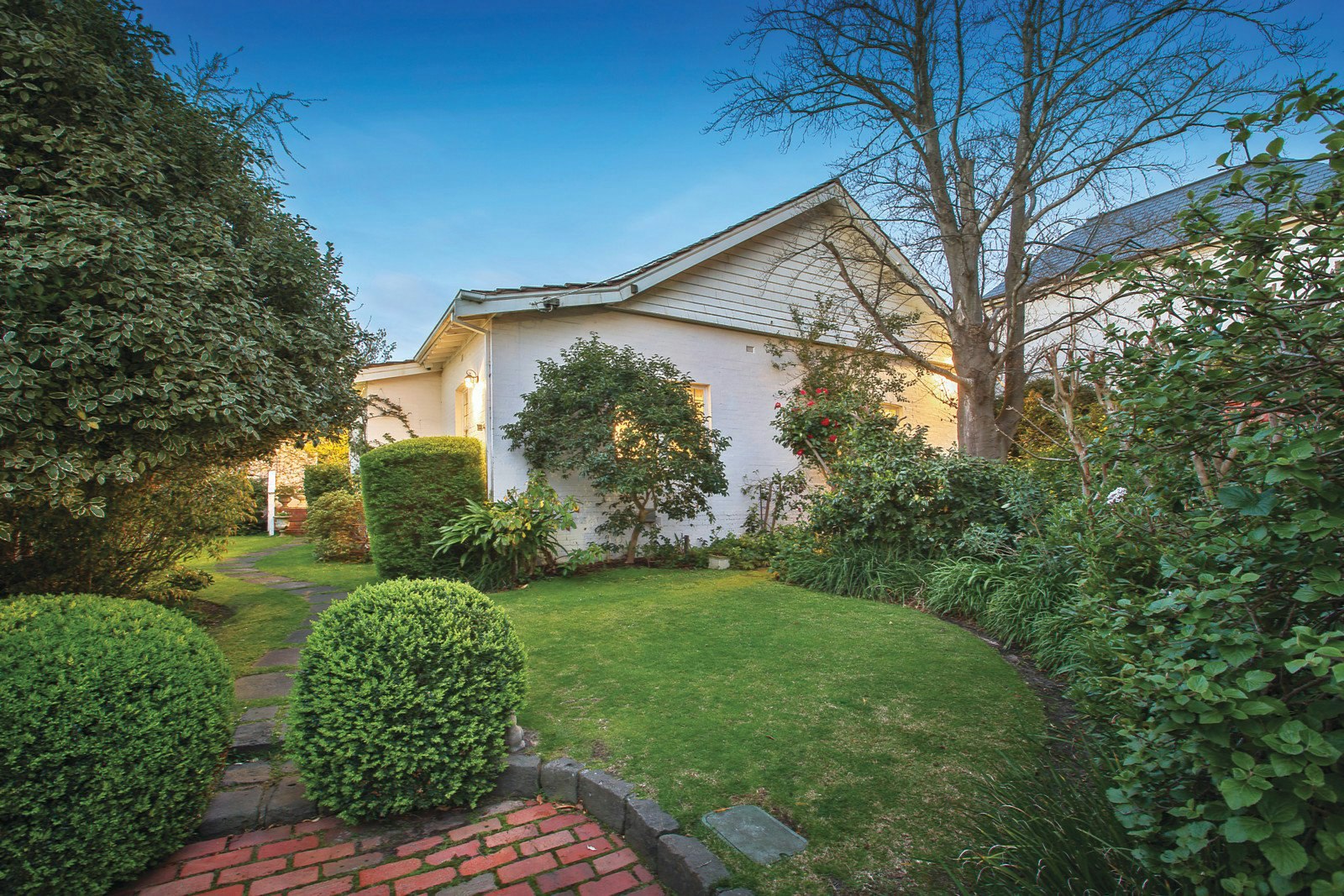 25 Munro Street, Armadale, VIC