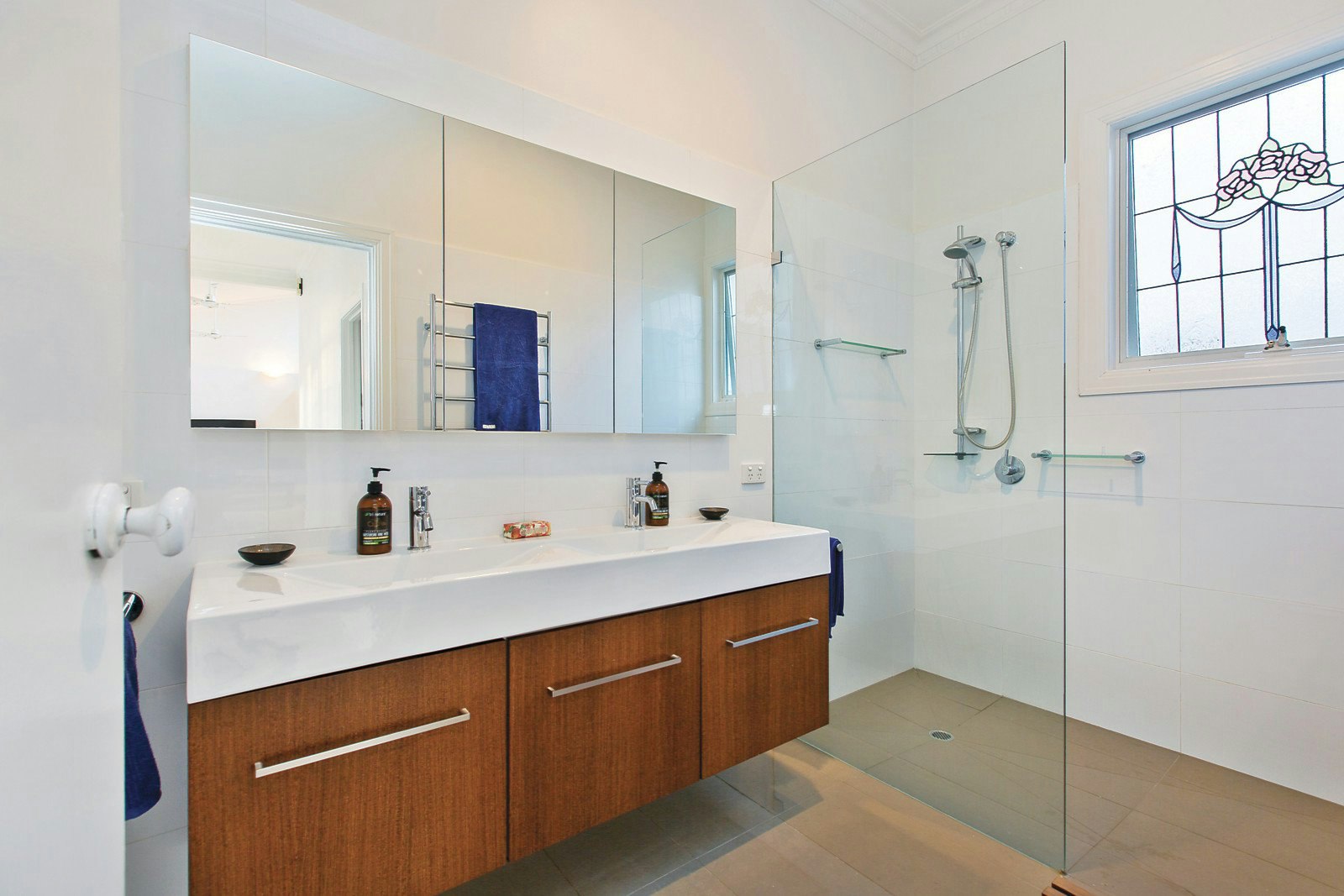 10 Hilltop Avenue, Glen Iris, VIC