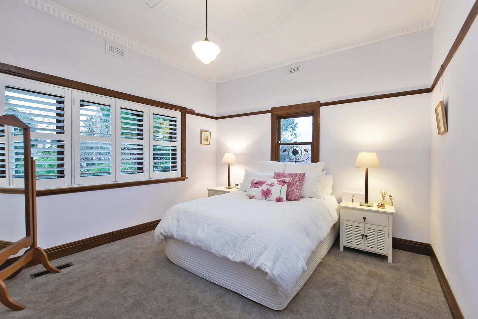 10 Hilltop Avenue, Glen Iris, VIC