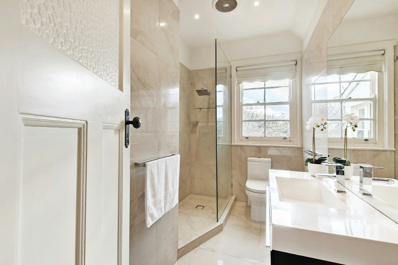 21 Balwyn Road, Canterbury, VIC