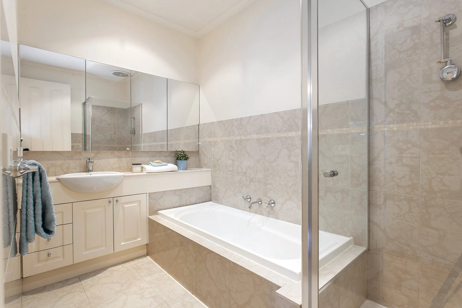 3/51 Wandsworth Road, Surrey Hills, VIC