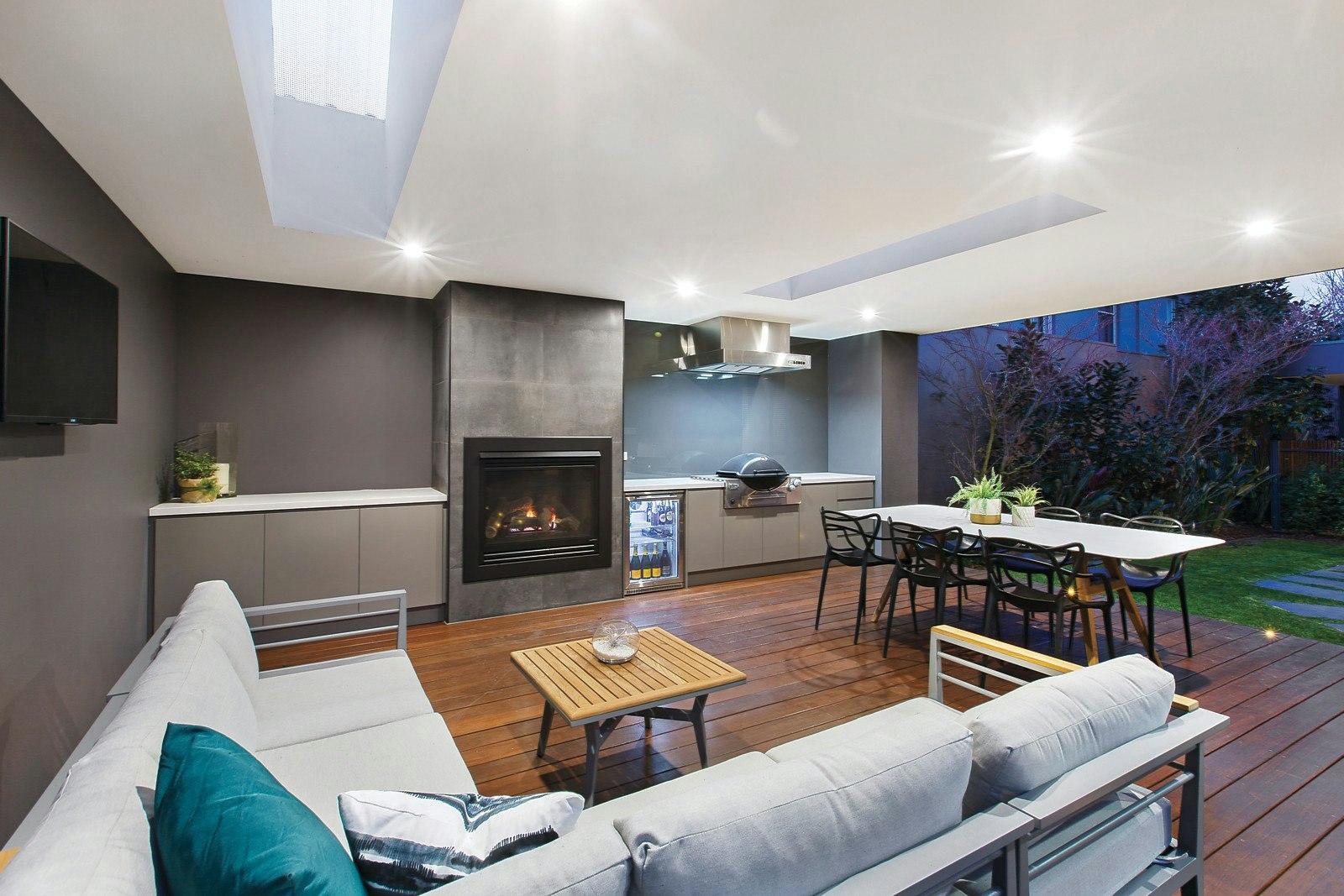 8 Alverna Grove, Brighton, VIC