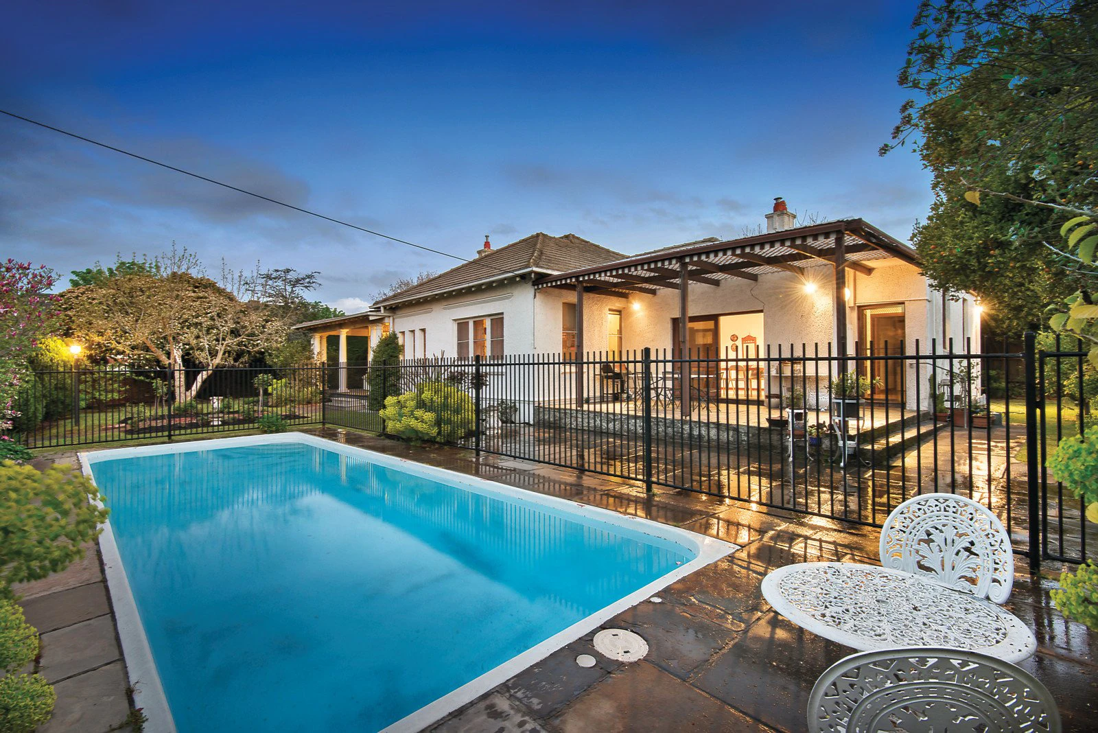20 Dundonald Avenue, Malvern East, VIC