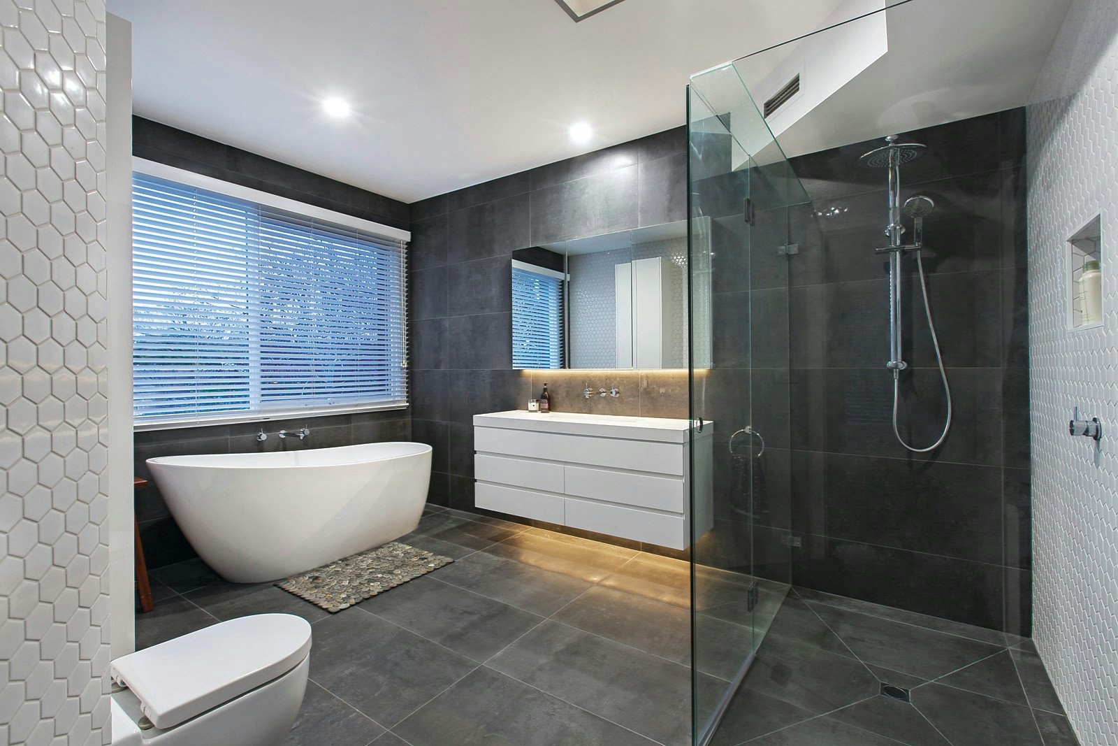 8 Alverna Grove, Brighton, VIC