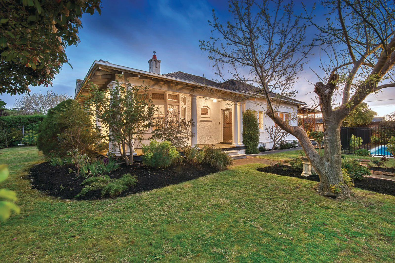 20 Dundonald Avenue, Malvern East, VIC