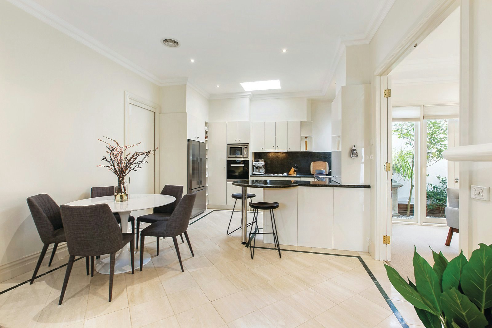 10B Hall Street, Brighton, VIC