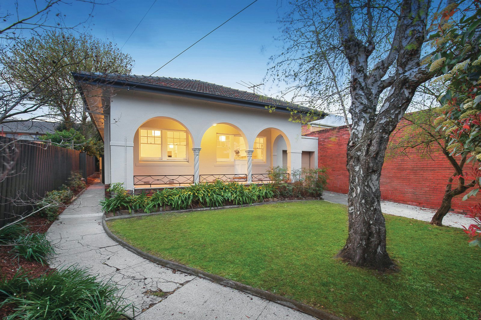 1 Oak Grove, Malvern East, VIC