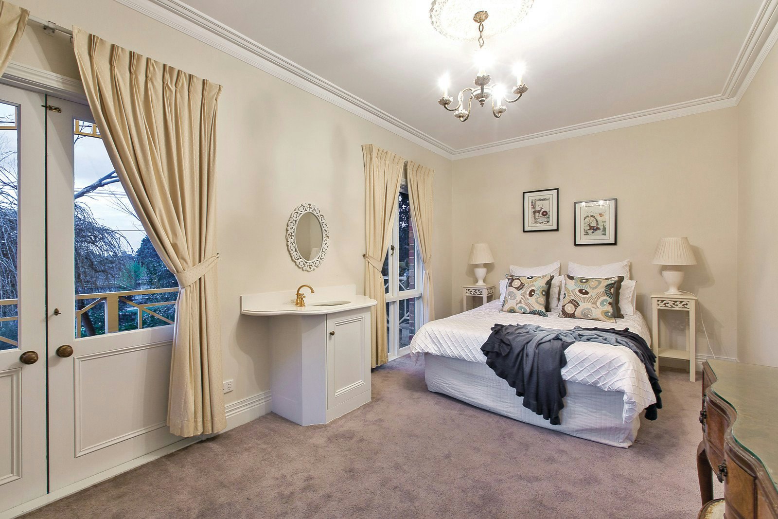 6 Bundoran Parade, Mont Albert North, VIC