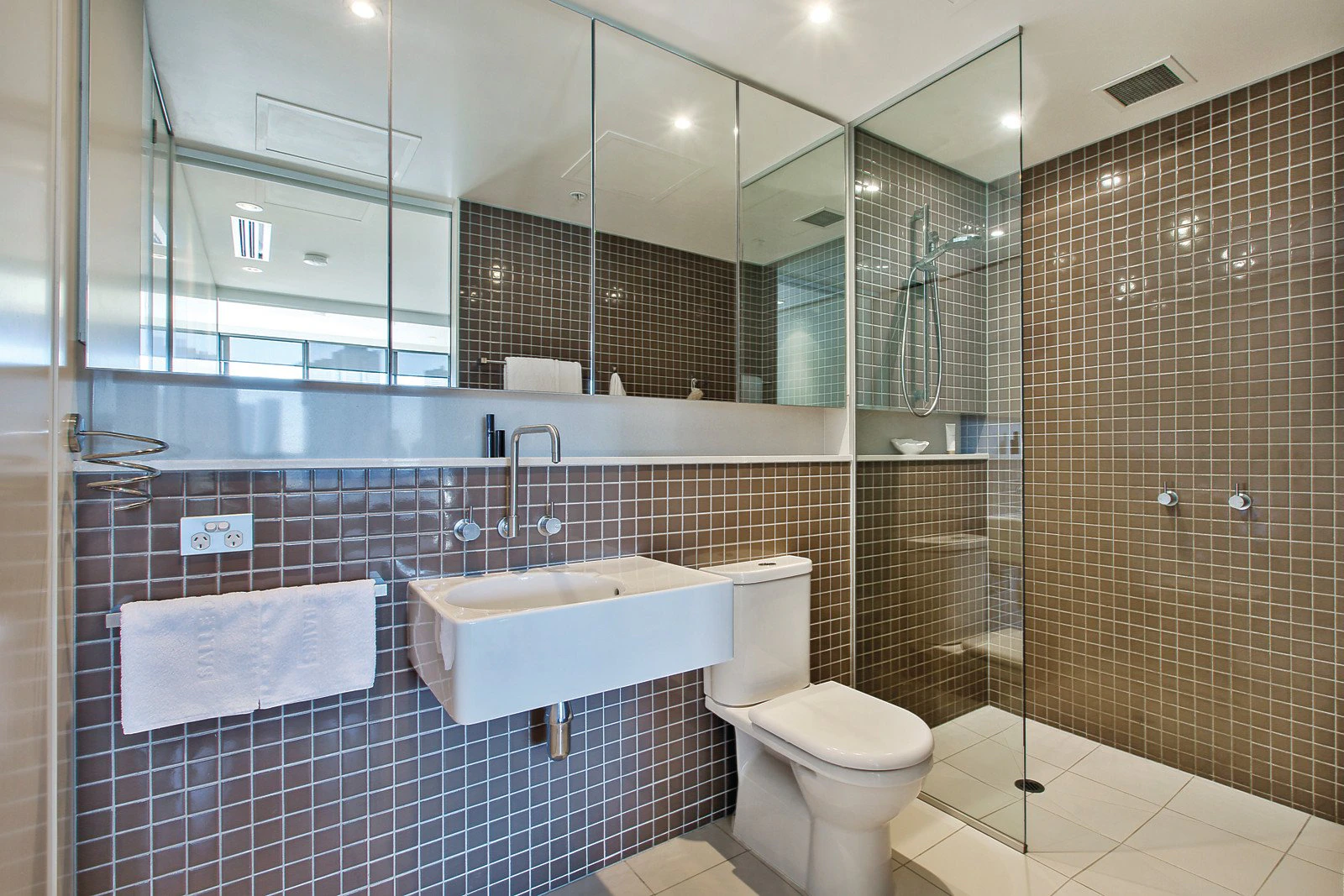 2005/1 Freshwater Place, Southbank, VIC