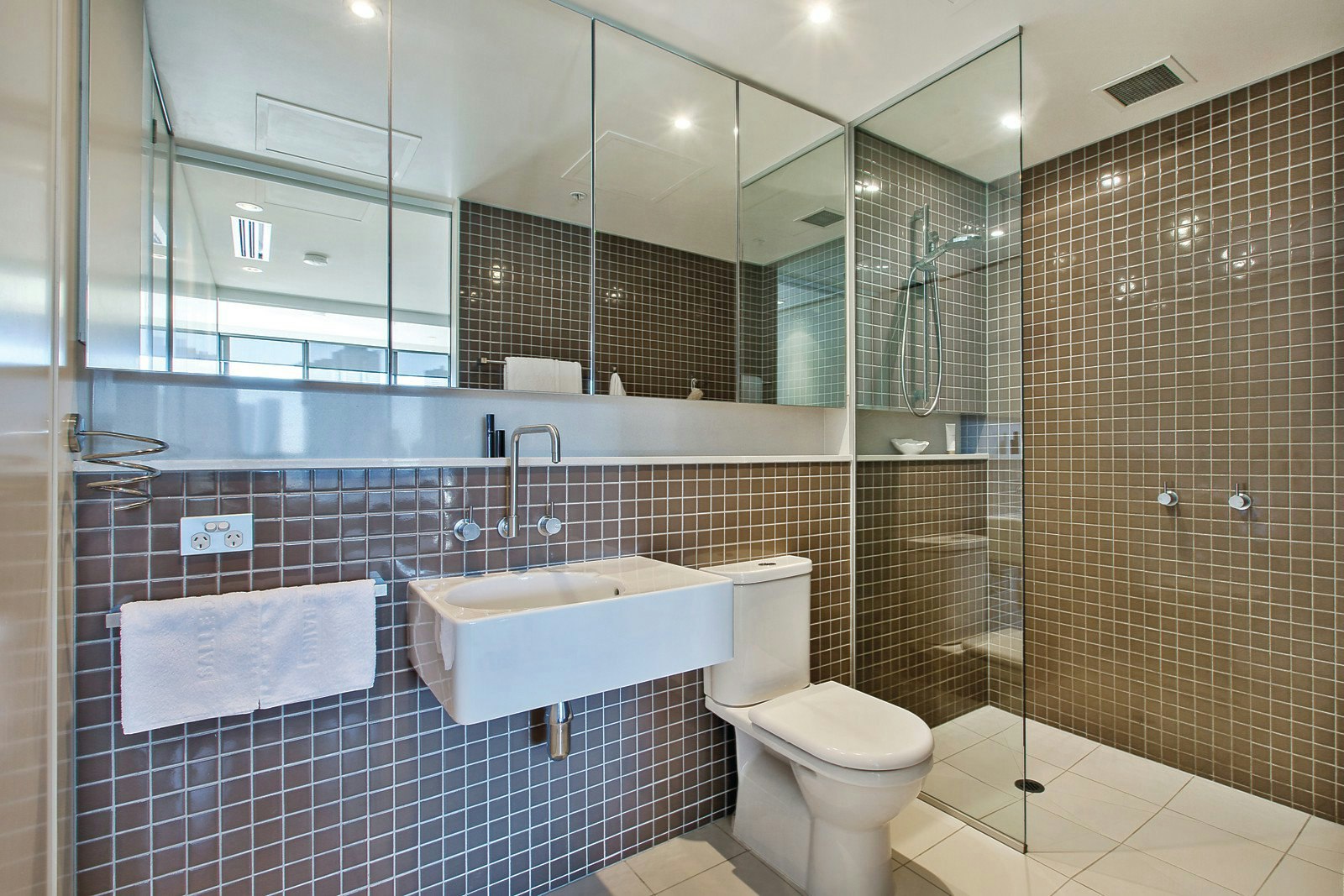 2005/1 Freshwater Place, Southbank, VIC