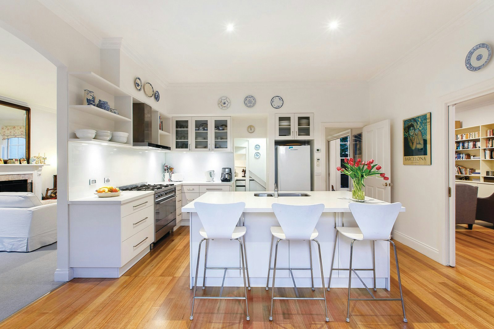 16A Chaucer Crescent, Canterbury, VIC