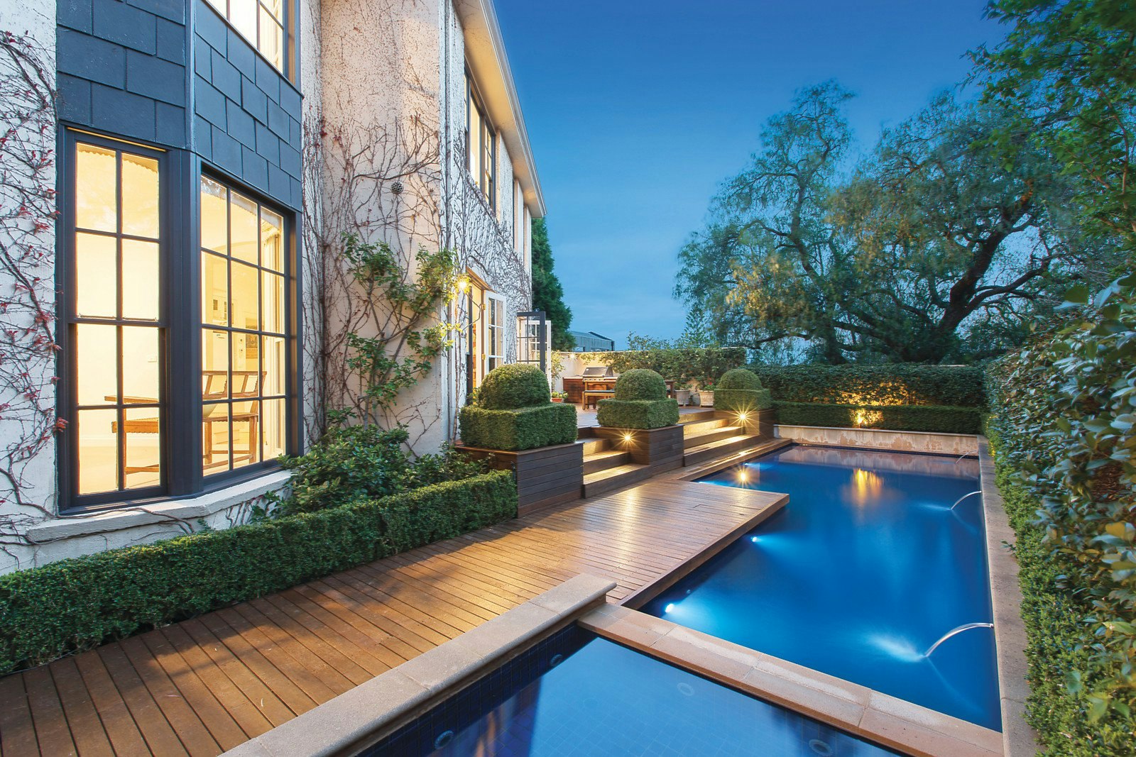 16A Chaucer Crescent, Canterbury, VIC