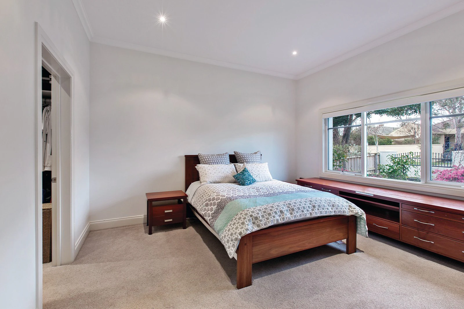 27 Elm Grove, Kew East, VIC
