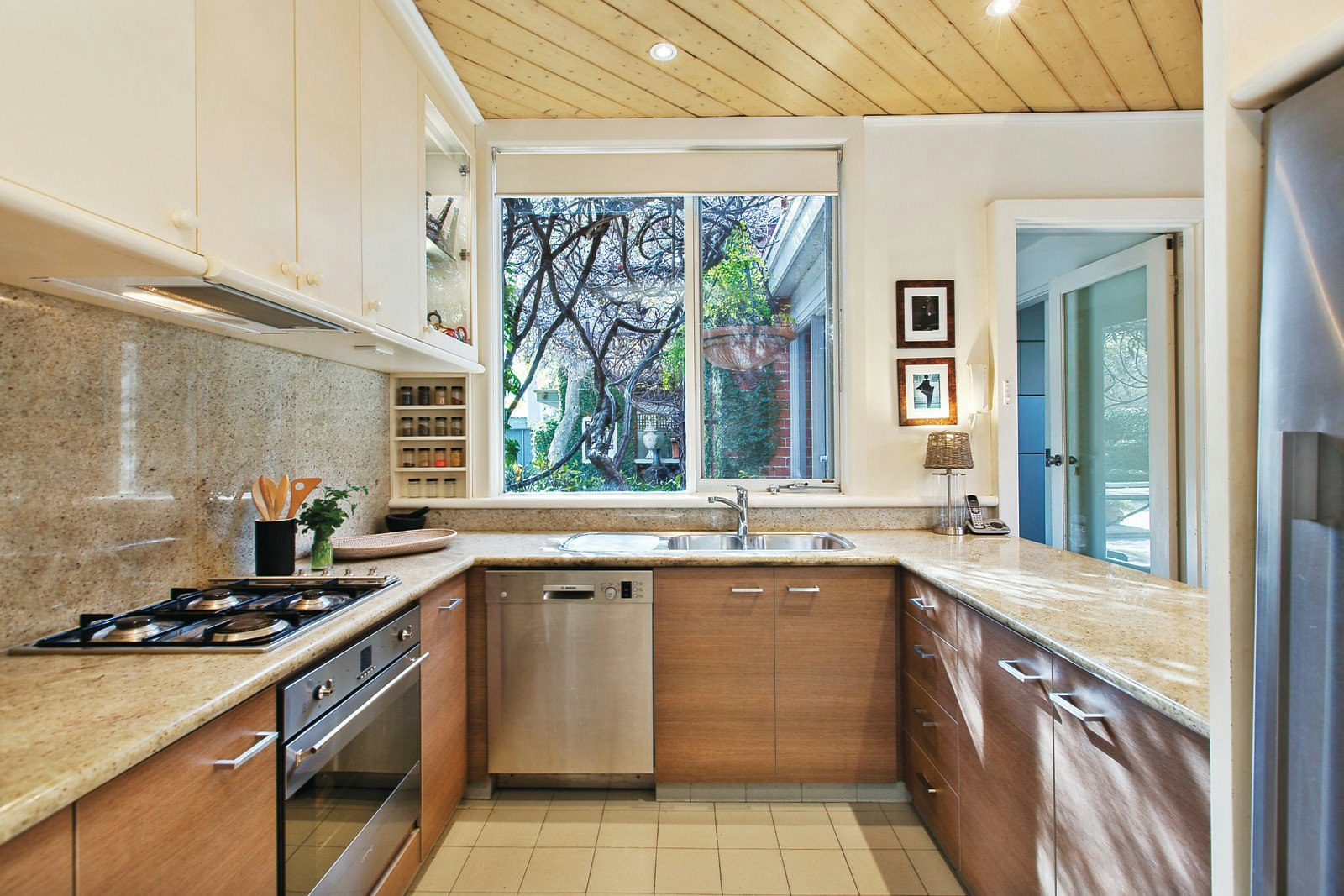 27 Wheatland Road, Malvern, VIC