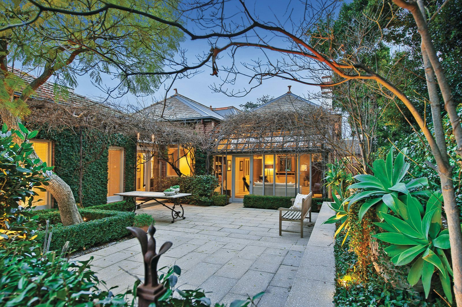 27 Wheatland Road, Malvern, VIC