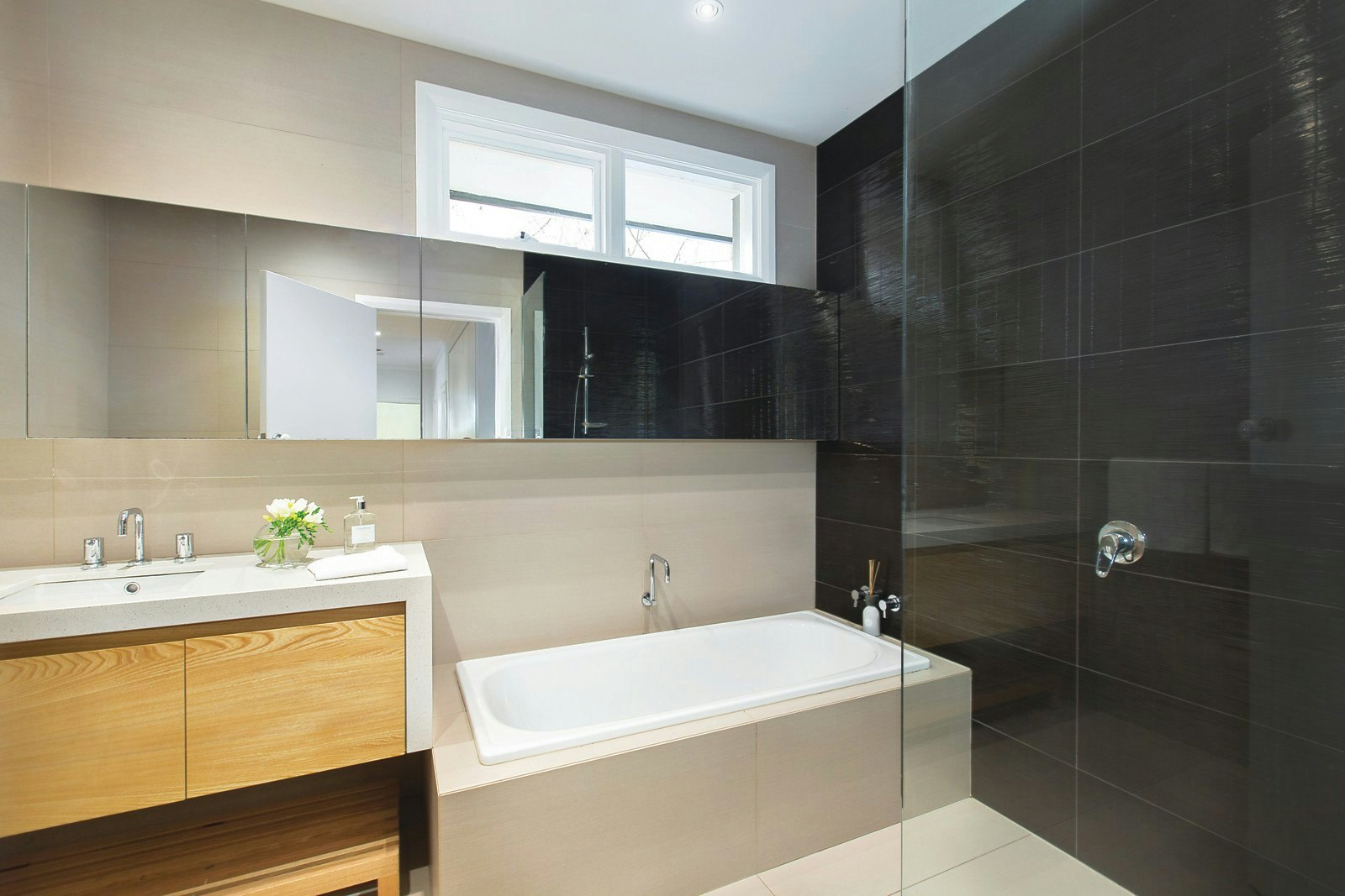 25 Minogue Street, Kew East, VIC