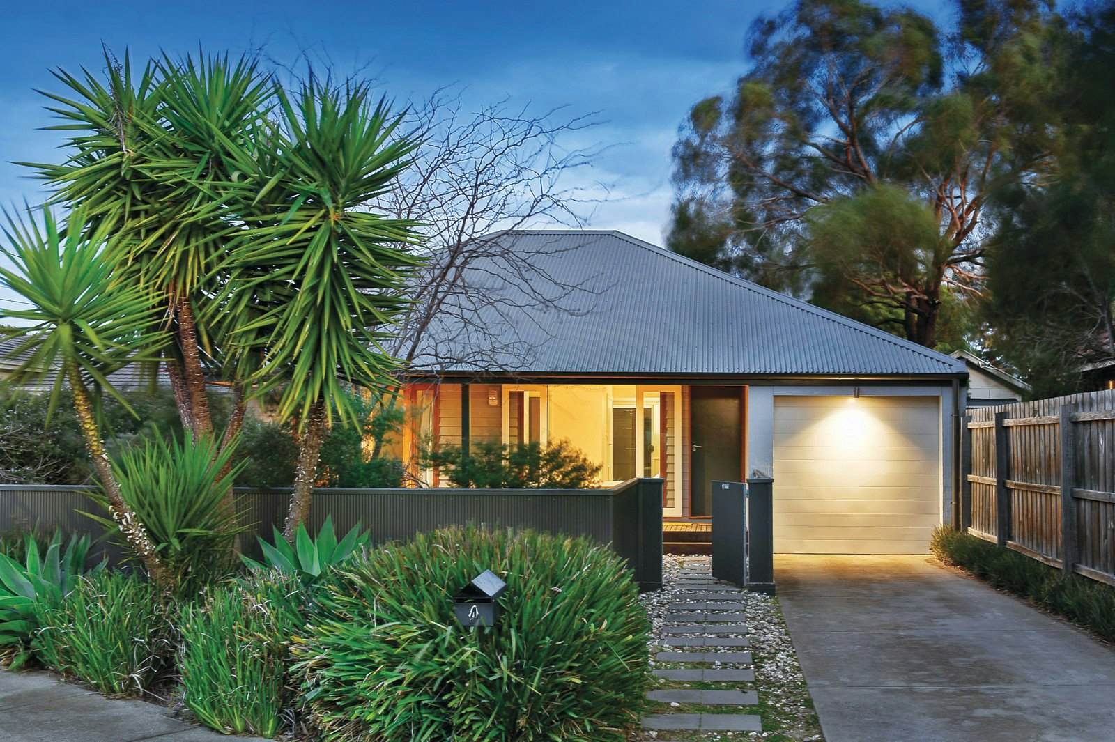 1/4 Viola Crescent, Highett, VIC