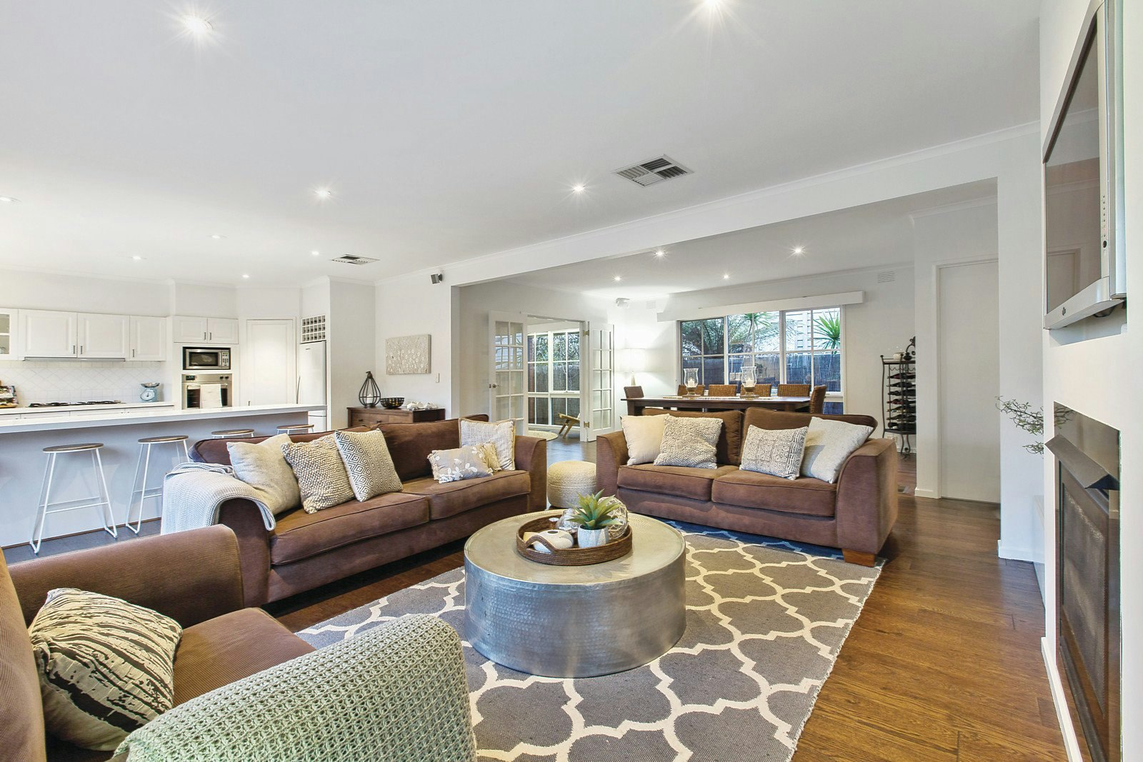 32 Retreat Road, Hampton, VIC