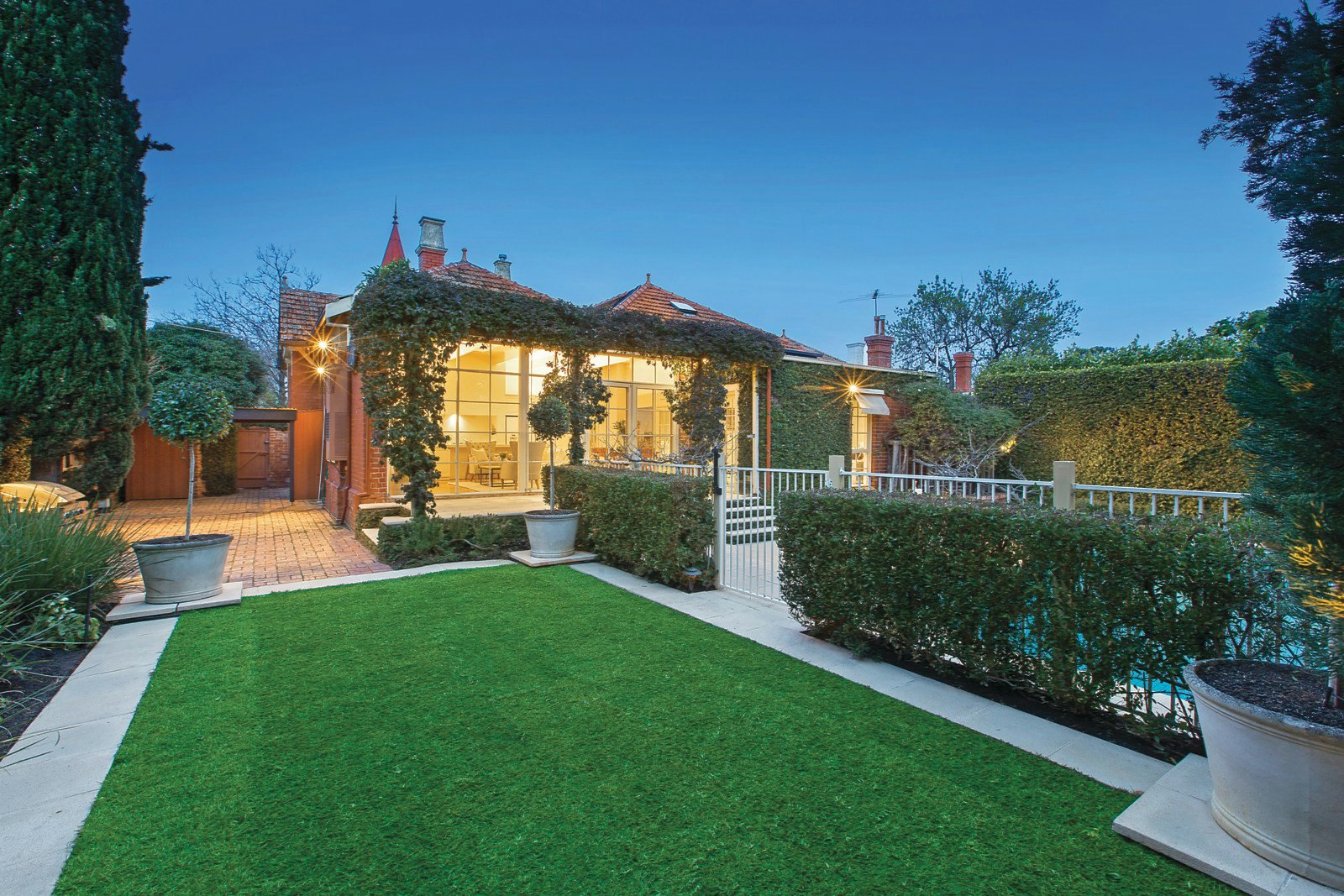 121 Kooyong Road, Armadale, VIC